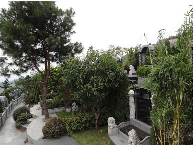 龙居山陵园咨询热线:023-86622404